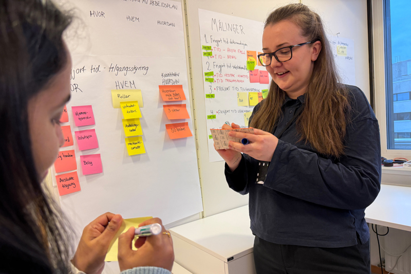 Thejes Thankam Thomas og Karoline Johansen 