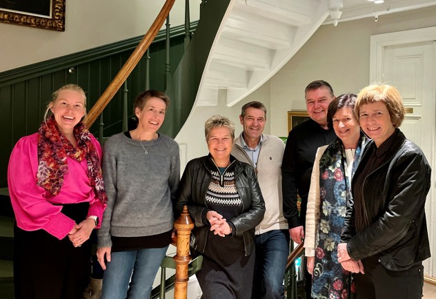 Vi ser bilde av Ellen Bowitz, Christine Sandvold, Rune Hauge, Espen Kverneland, Kari Ødegård Aas, Kristin Barvik, og Ingeborg Tungland.