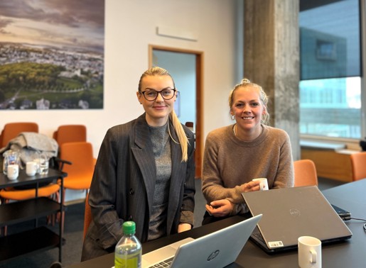 Bildet viser Rigmor Koch og Rakel Olava Mørch